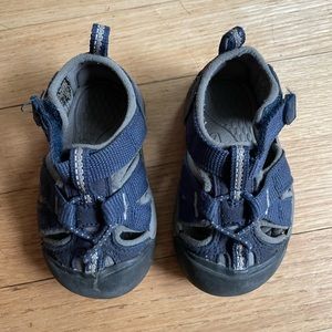 Keen Chandler baby shoes, size 4- EUC